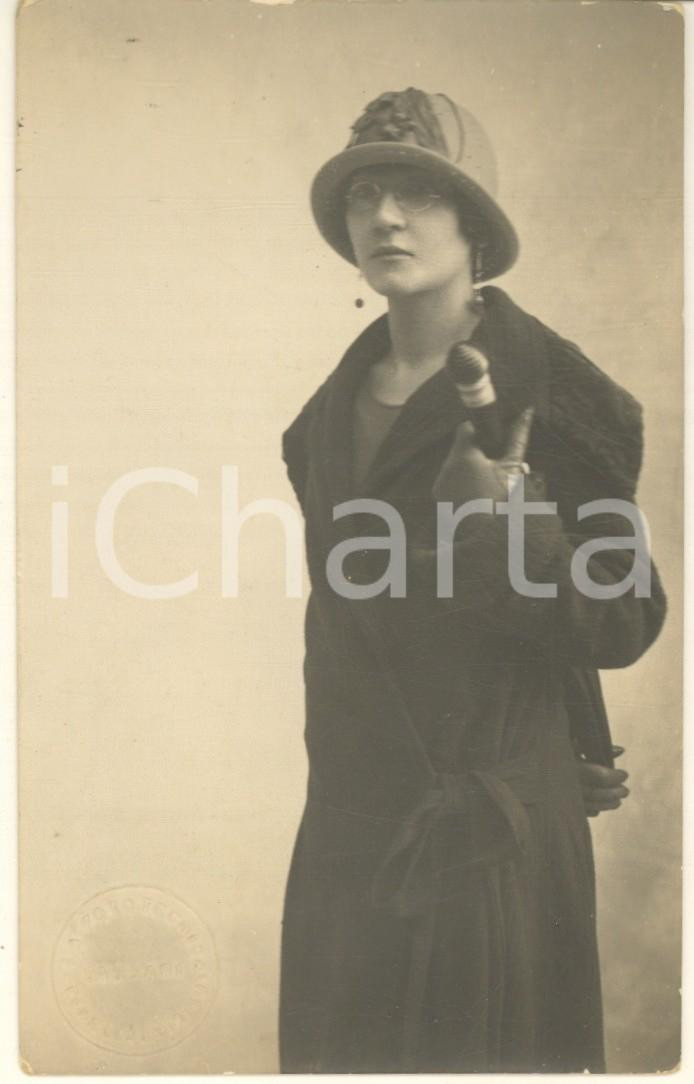 Fotografia d epoca originale 1924 SASSARI Giovane donna con gli occhiali  Ritratto Foto PERELLA & SIRIGU 1