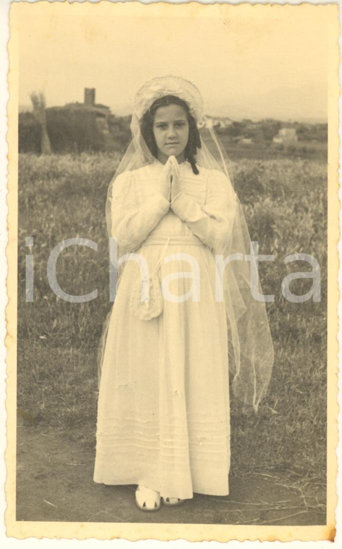 Fotografia d epoca originale 1946 ROMA TOR SAPIENZA Bambina alla Prima Comuniione Foto cartolina 14x9 cm 1