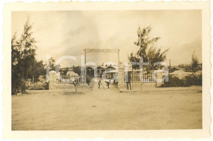 Fotografia d epoca originale 1935 ca AFRICA ORIENTALE ITALIANA Campo Generale Doletti  Ingresso  Foto 8x6 1