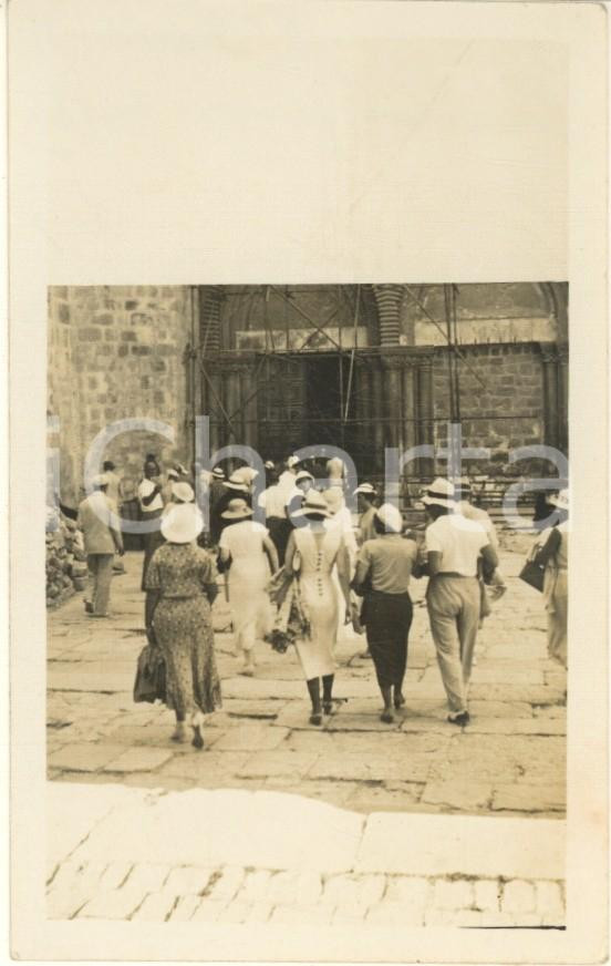Fotografia d epoca originale 1934 GERUSALEMME Ingresso del Santo Sepolcro  Visitatori Foto 6x9 cm 1