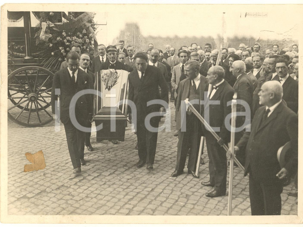 Fotografia d epoca originale 1925 ca ROMA Funerale  Autorità Fotografia PORRY PASTOREL 18x13 cm 1
