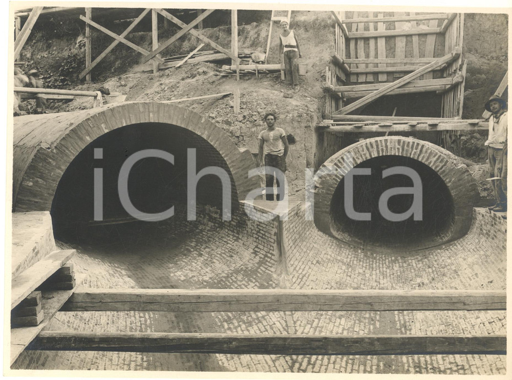 Fotografia d epoca originale 1930 ca Area di BOLOGNA  Opere di canalizzazione Foto animata operai 24x18 2 1