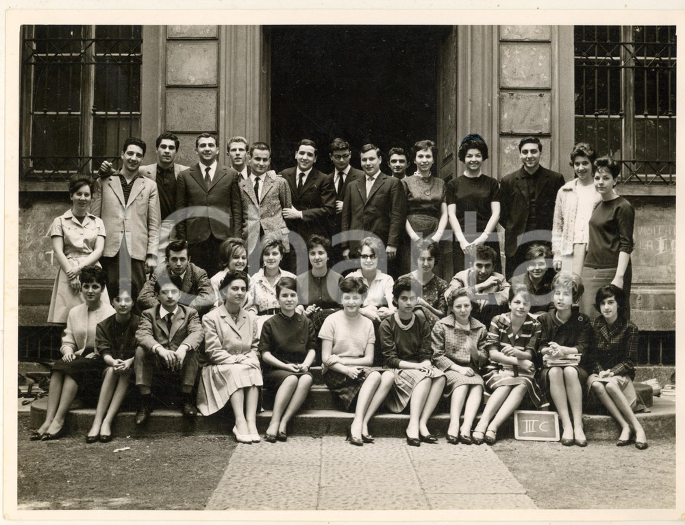 Fotografia d epoca originale 1960 ca MILANO Istituto Tecnico SCHIAPARELLI  Classe III  Foto di gruppo 24x18 1