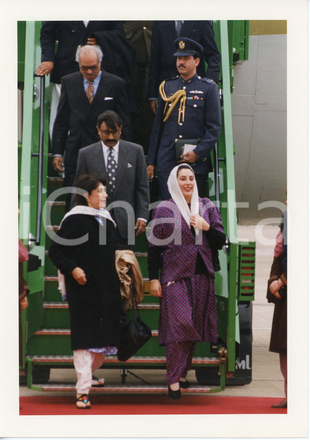 Fotografia d epoca originale 1995 ca UNITED KINGDOM Benazir BHUTTO on institutional visits  Photo 21x29 cm 1