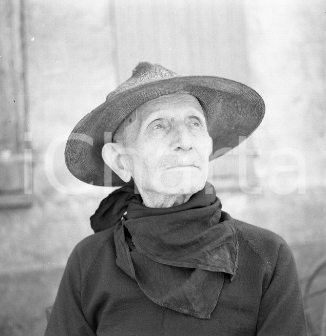 Fotografia d epoca originale 1950ca ALBERTO SORLINI Ritratto contadino della bassa bresciana NEGATIVO ORIG. 1