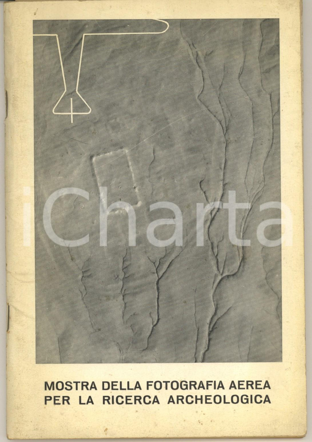 Libro, pubblicazione d epoca 1957 MILANO Catalogo mostra della fotografia aerea per la ricerca archeologica 1