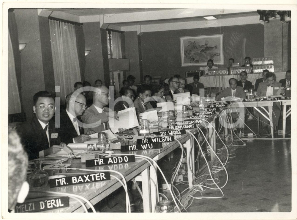 Fotografia d epoca originale Settembre 1958 TOKYO Akasaka Prince Hotel  Seduta esperti UNESCO Foto 16x12 cm 1