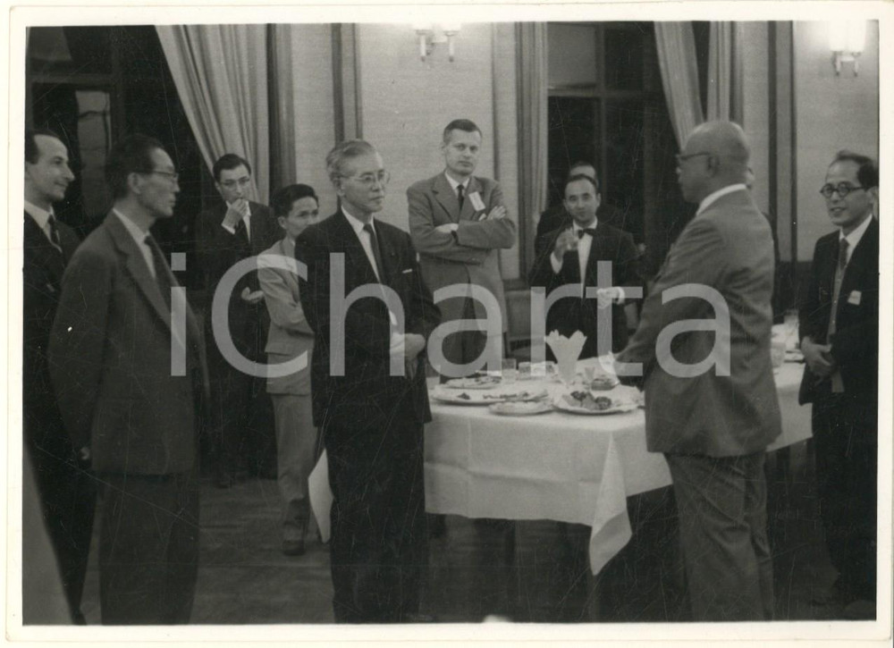 Fotografia d epoca originale Settembre 1958 TOKYO Ministro Hirokichi NADAO riceve esperti UNESCO Foto 16x12 1