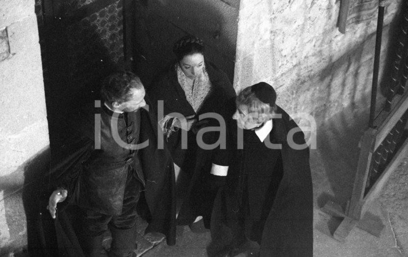 Fotografia d epoca originale 1989 Set I PROMESSI SPOSI  Alberto SORDI  Don Abbondio NEGATIVO ORIGINALE 5 1