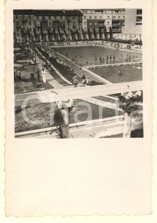 Fotografia d epoca originale 1940 ca MILANO Piscina CAIMI affollata  Veduta Foto VINTAGE 6x9 cm 1