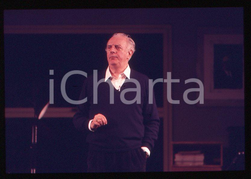 Fotografia d epoca originale 1987 TEATRO Dario FO in Morte accidentale di un anarchico 35mm VINTAGE SLIDE 3 1