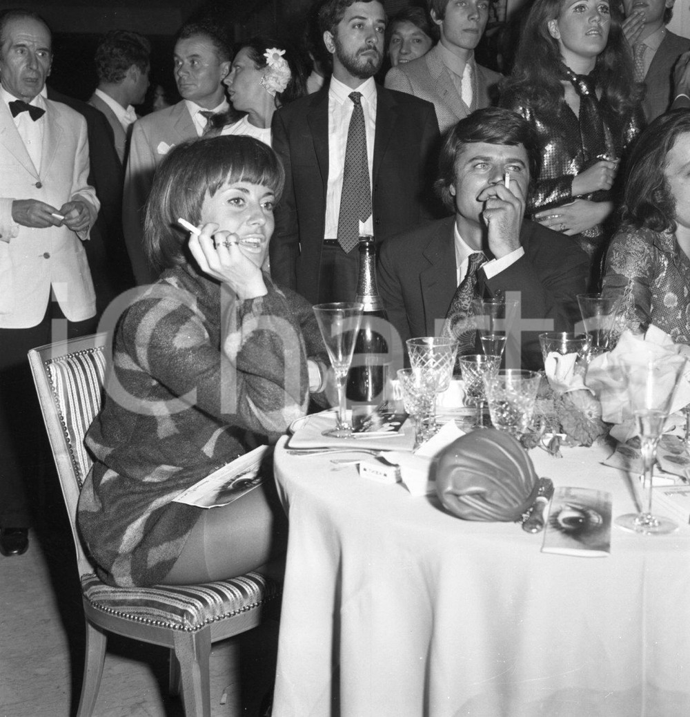 Fotografia d epoca originale 1975 CAMPIONE D ITALIA Anna Maria FERRERO e Jean SOREL NEGATIVO ORIGINALE 2 1