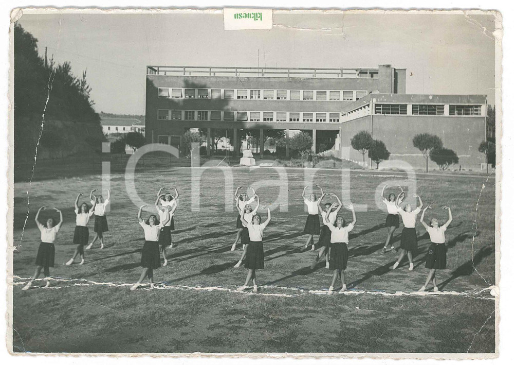 Fotografia d epoca originale 1935 ca BRESCIA Studentesse alla Casa del Balilla  Scuola MUZIO CALINI Foto 1