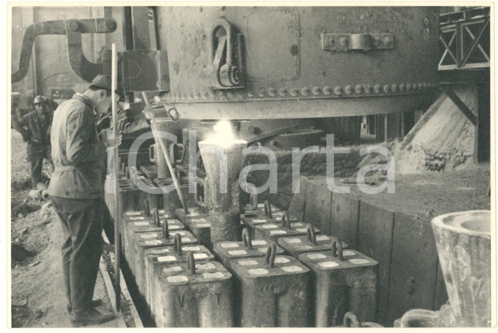 Fotografia d epoca originale 1950 ca LEGNANO Ditta Franco TOSI Meccanica  Operai al lavoro Foto 17x11 2 1