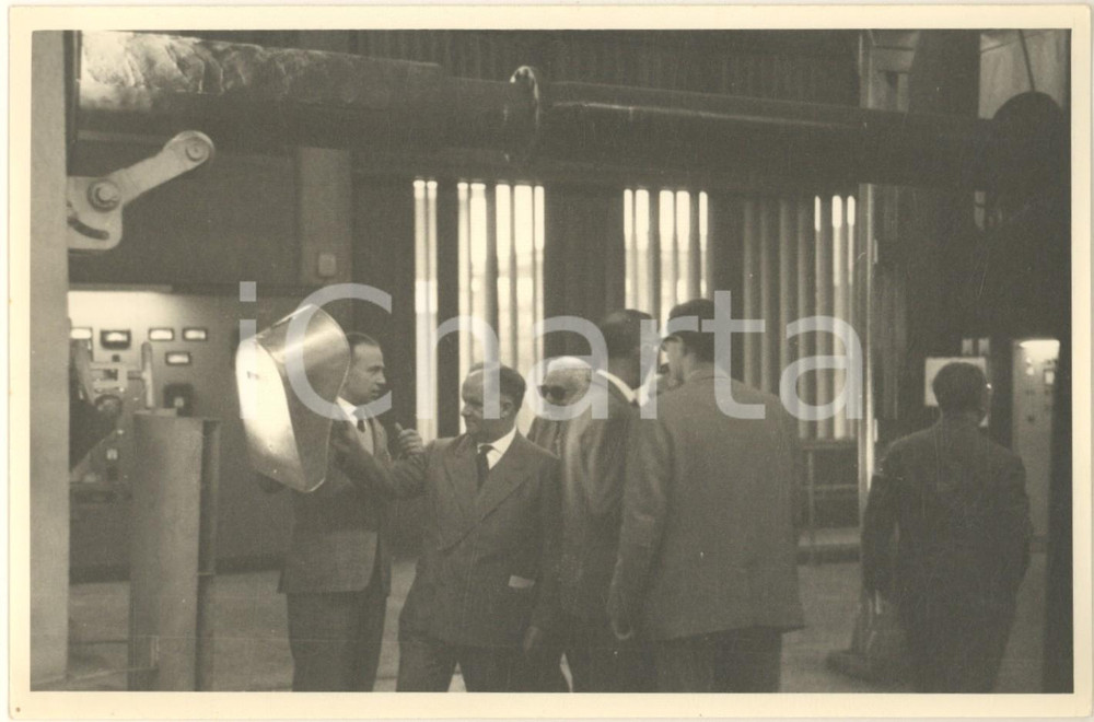 Fotografia d epoca originale 1950 ca LEGNANO Ditta Franco TOSI Meccanica  Dirigenti in visita Foto 15x10 1