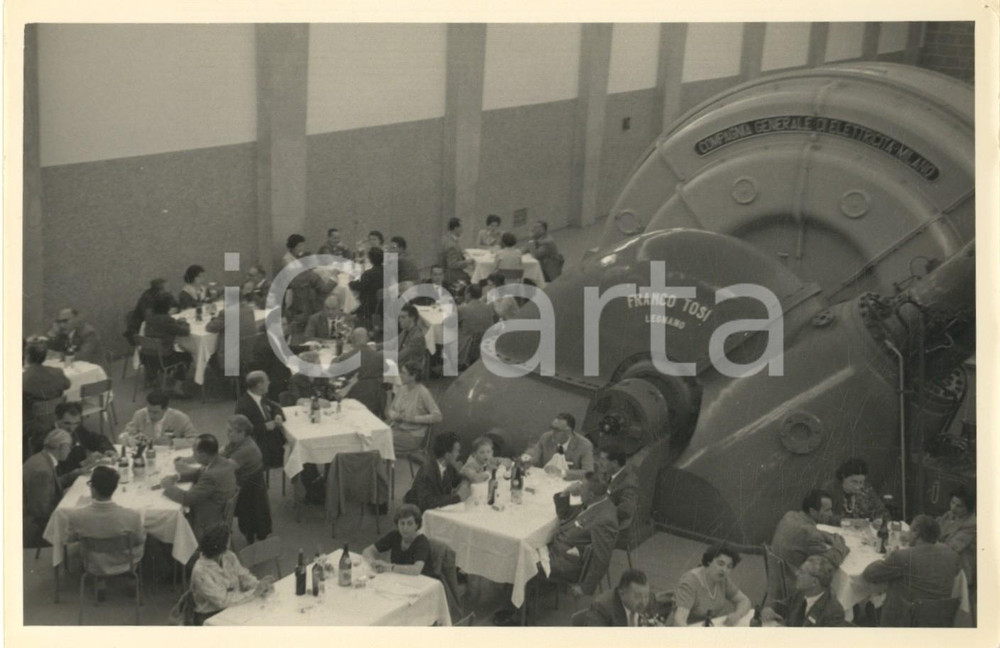 Fotografia d epoca originale 1950 ca LEGNANO Ditta Franco TOSI Meccanica  Pranzo aziendale Foto 15x10 2 1
