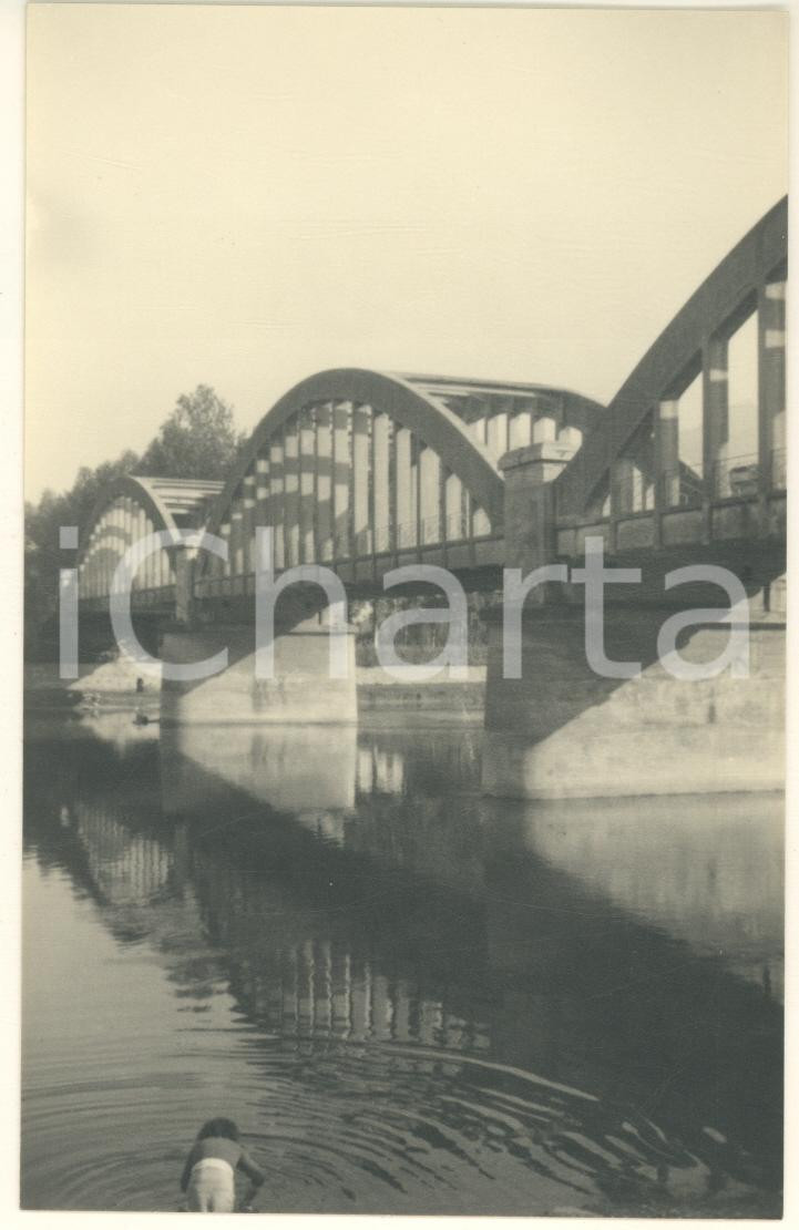 Fotografia d epoca originale 1950 ca BRIVIO LC Ponte sul fiume Adda  Lavandaia Foto 9x14 cm 1