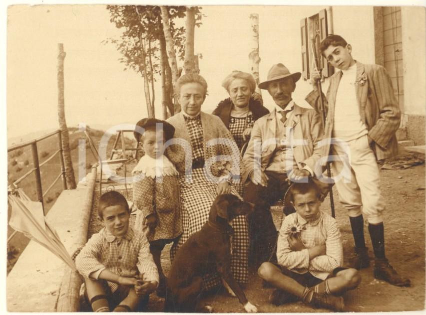 Fotografia d epoca originale 1915 ca MONTE BISBINO CO Ritratto di famiglia in villa Foto 11x8 cm 1