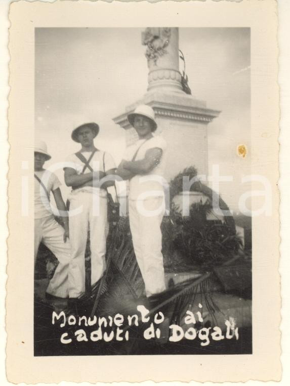 Fotografia d epoca originale 1935 ca AOI DOGALI ERITREA Monumento ai caduti  Marinai italiani Foto 7x9 1
