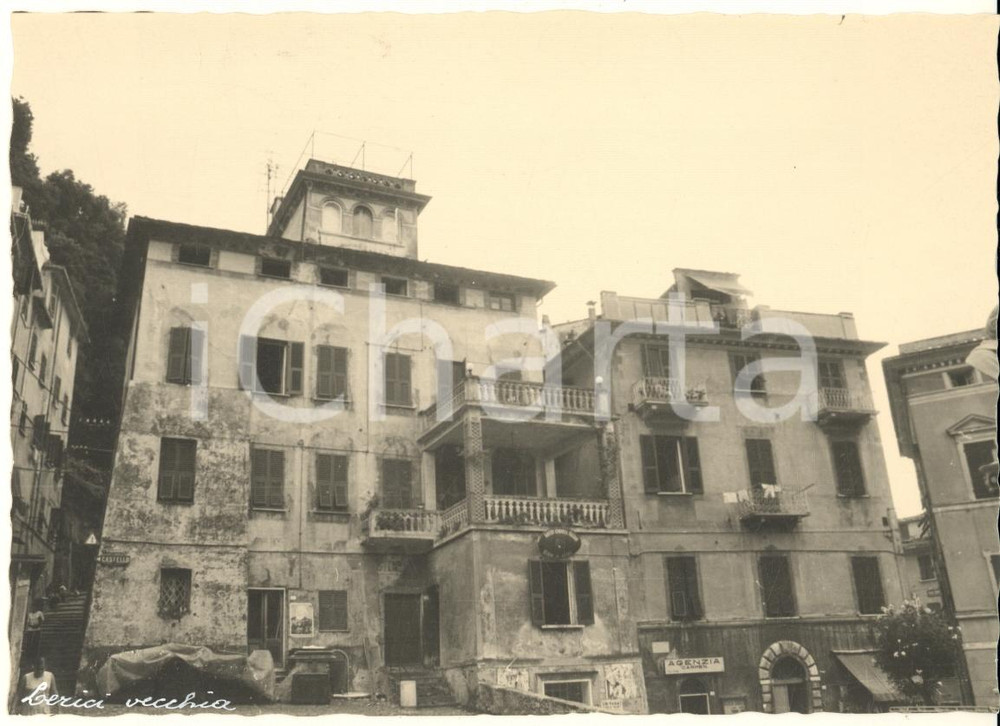 Fotografia d epoca originale 1965 ca LERICI Piazza Garibaldi e salita al castello Foto bozzetto cartolina 1