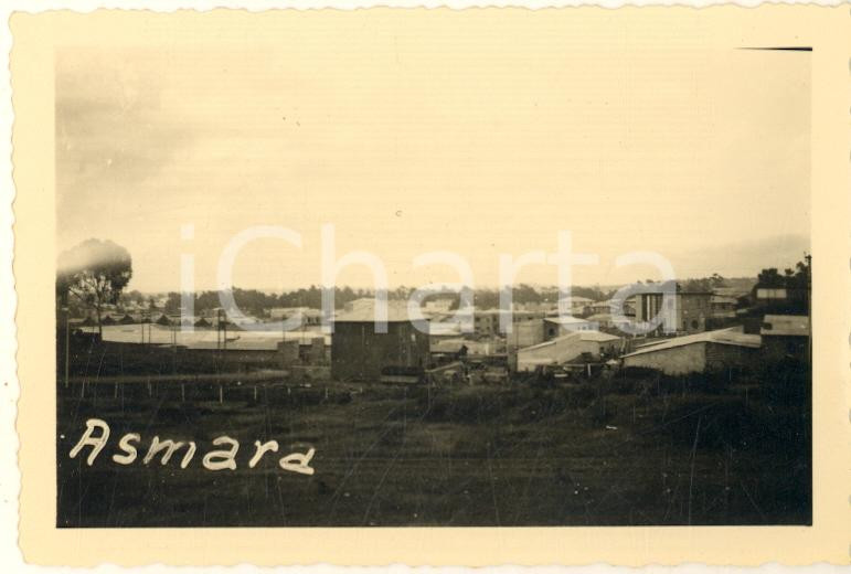 Fotografia d epoca originale 1935 ca AOI ASMARA ERITREA Veduta con edifici italiani  Fotografia 10x7 cm 1