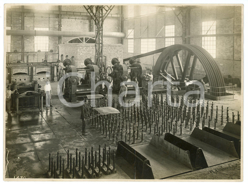Fotografia d epoca originale 1920 BRESCIA Via dei bagni 4 FONDERIA VANZANI Operai al lavoro  Foto 1