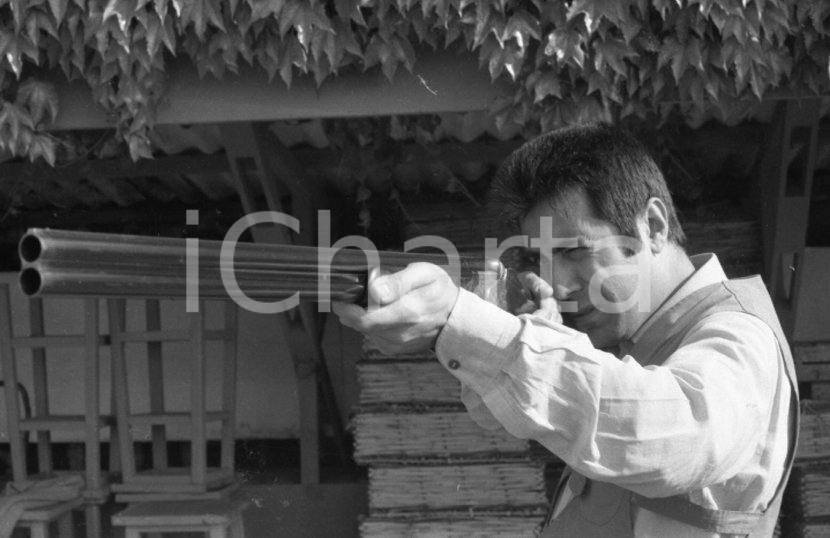 Fotografia d epoca originale 1970ca ROMA Fausto CIGLIANO al Tiro al piattello NEGATIVO ORIGINALE 1 1