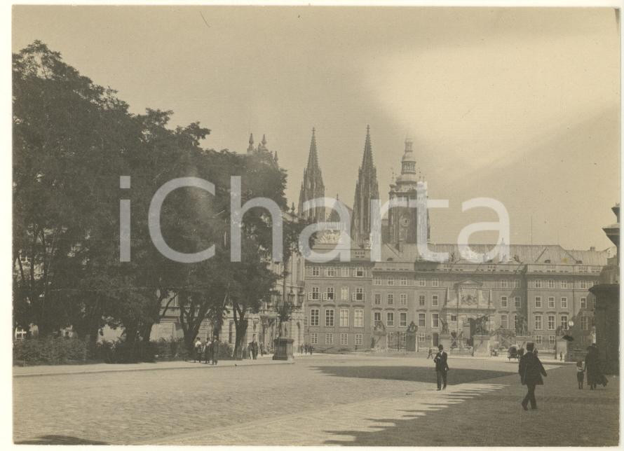 Fotografia d epoca originale 1910 ca Castello di PRAGA  Piazza  Foto artistica ANIMATA 12x9 cm 1