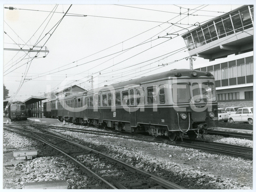 Fotografia d epoca originale 1975 ca ESPANA  FGC Ferrocarriles Generalidad Cataluña  Treno in stazione FOTO 1