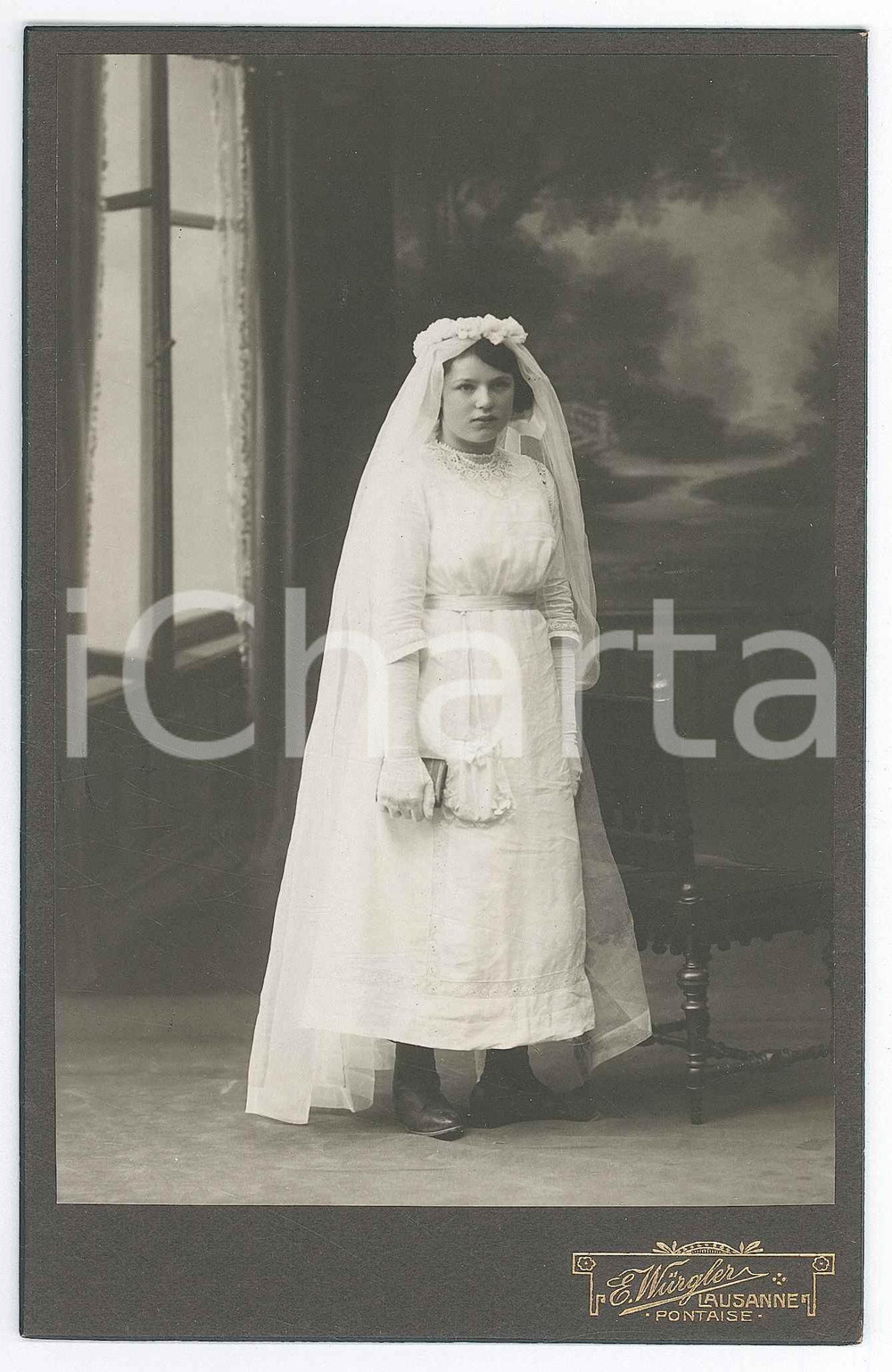Fotografia d epoca originale 1900 ca LAUSANNE  PONTAISE Fille le jour de première communion Photo E. WURGLER 1