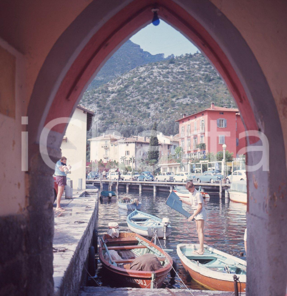 Fotografia d epoca originale 1970ca TORBOLE SUL GARDA TN Scorcio sul porticciolo DIAPOSITIVA ORIGINALE 1