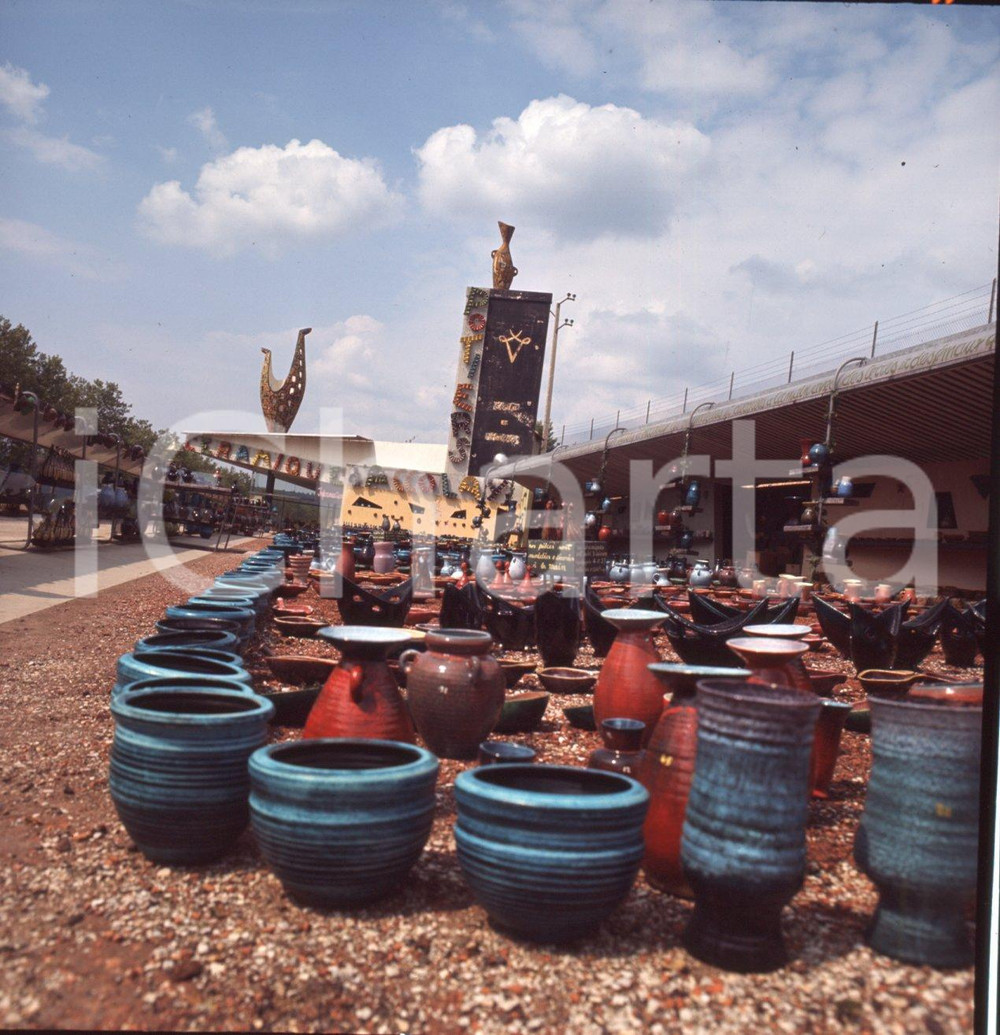 Fotografia d epoca originale 1970ca VERMENTON F Esposizione di ceramiche DIAPOSITIVA ORIGINALE 3 1