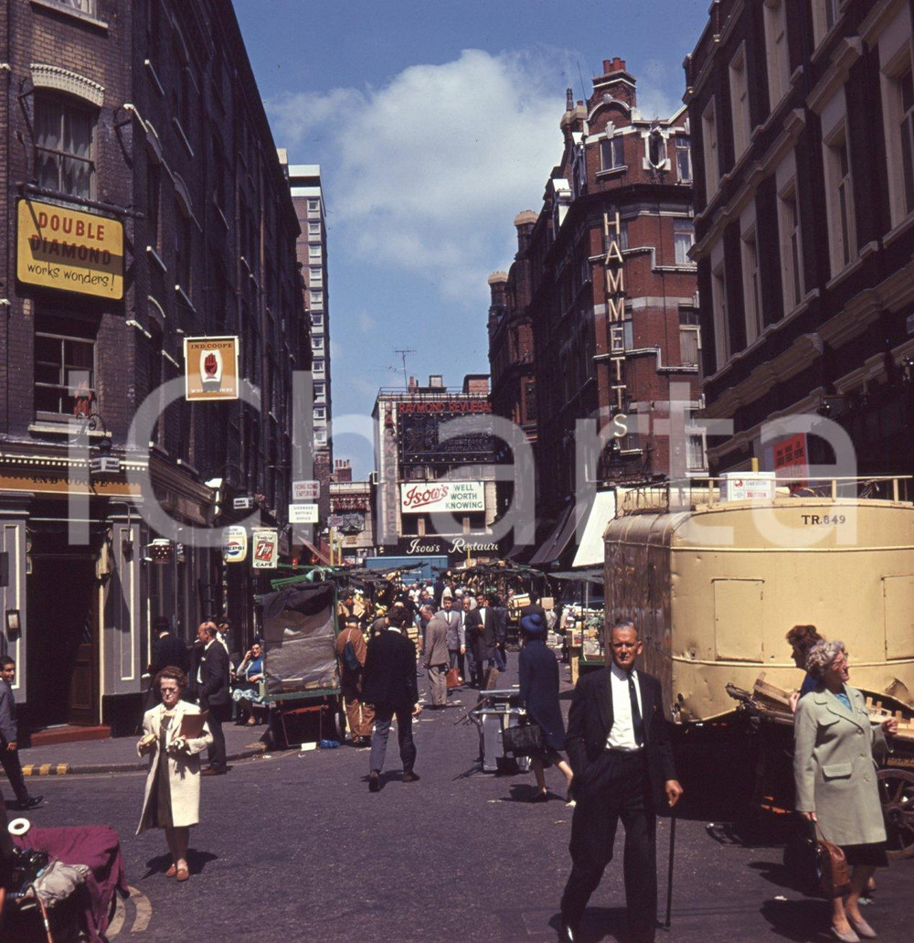 Fotografia d epoca originale 1970ca LONDON Soho street market DIAPOSITIVA ORIGINALE 1