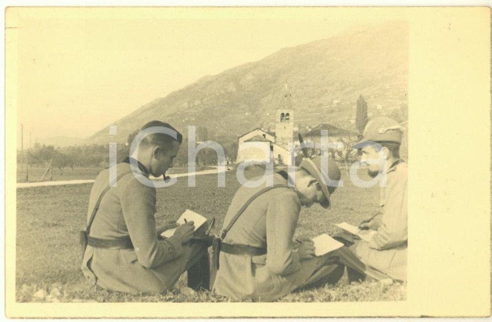 Fotografia d epoca originale 1940 WW2 ALPI FRANCESI  Alpini italiani scrivono lettere Foto 14x9 cm 1