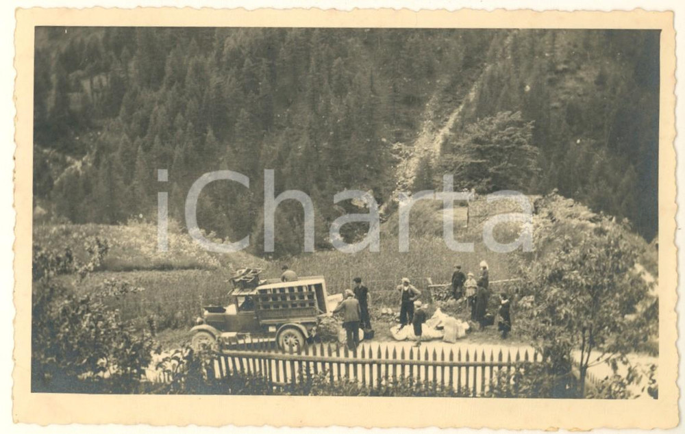 Fotografia d epoca originale 1940 WW2 ALPI FRANCESI Profughi in fuga dalla Pousterle Foto 14x9 cm 1