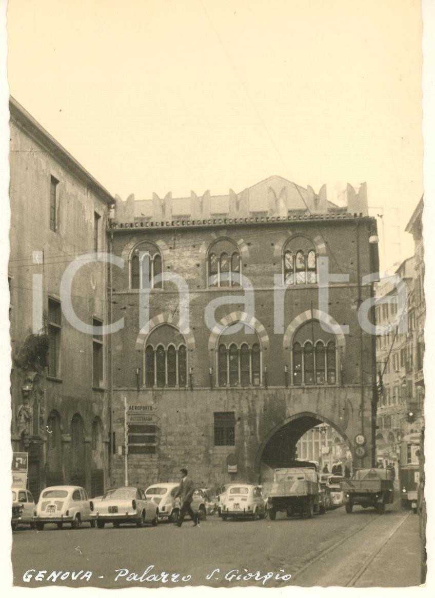 Fotografia d epoca originale 1965 ca GENOVA Palazzo San Giorgio Foto bozzetto cartolina ANIMATA FIAT 500 1