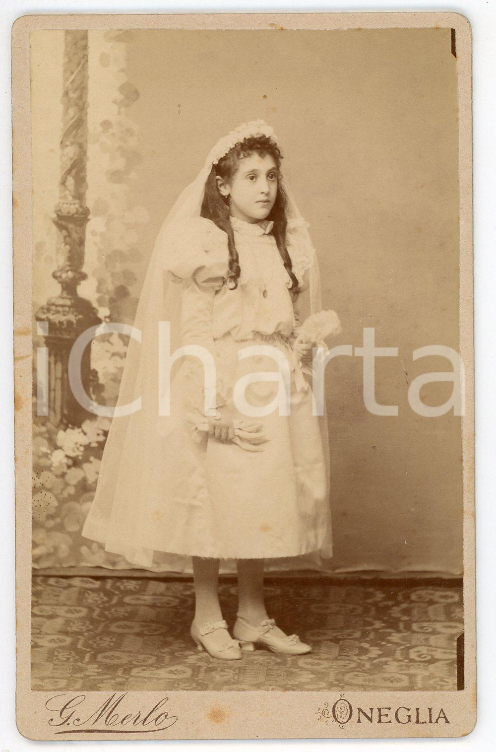 Fotografia d epoca originale 1900 ca ONEGLIA Bambina il giorno della PRIMA COMUNIONE Foto G. Merlo 8x12 cm 1