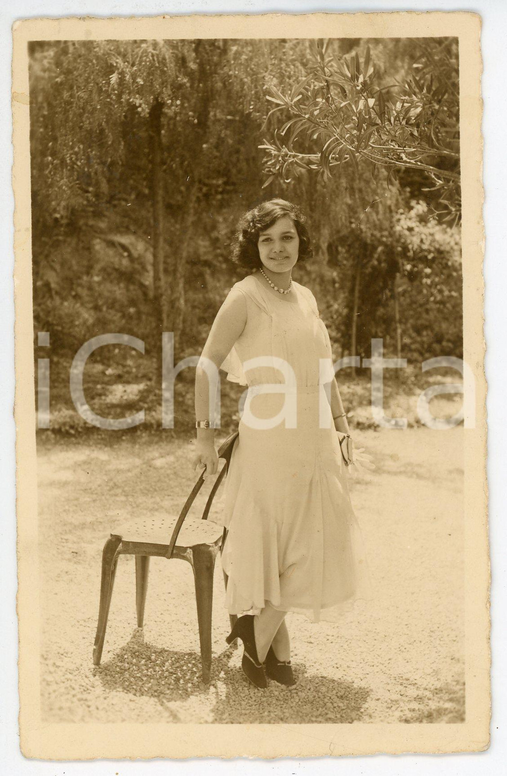 Fotografia d epoca originale 1930 ca ITALIA  COSTUME Ragazza in abito bianco  Ritratto  Foto 9x14 cm 1