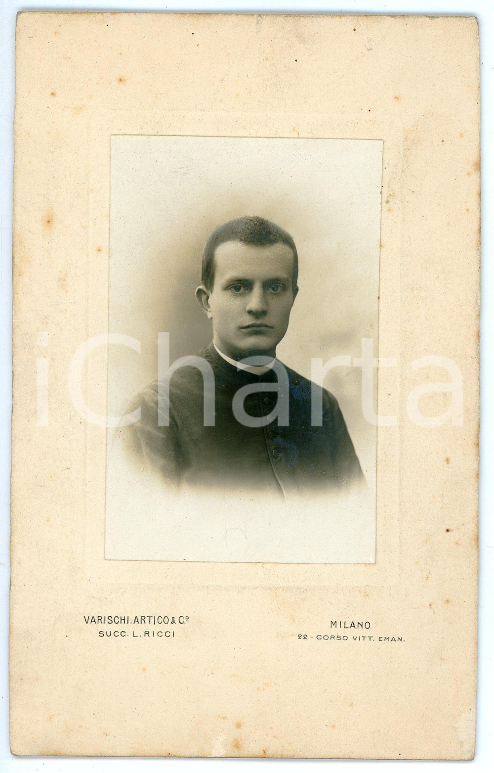 Fotografia d epoca originale 1930 ca MILANO Ritratto di un sacerdote  Foto VARISCHI E ARTICO 10x17 cm 1