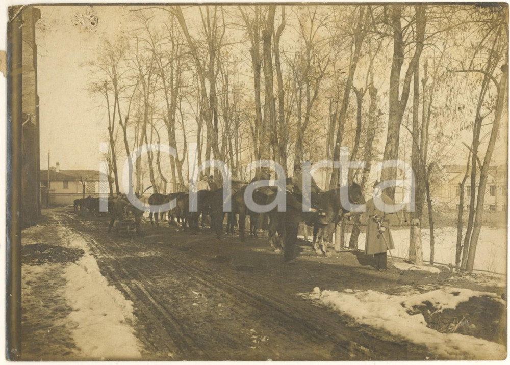 Fotografia d epoca originale 1915 ca PAVIA Caserma Menabrea  Scuola Genio  Governo dei cavalli DANNEGGIATA 1