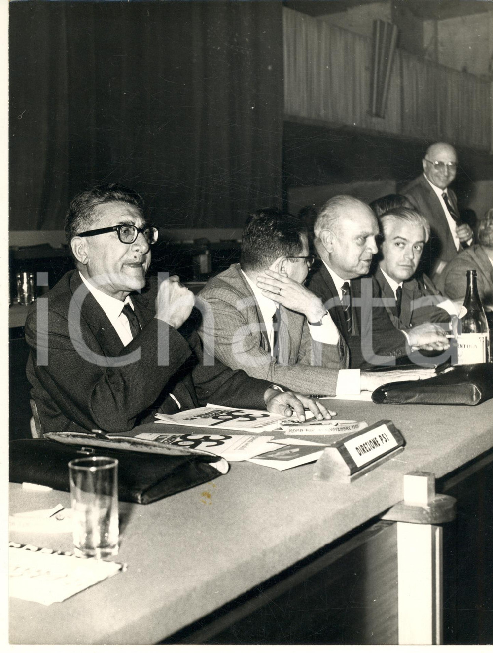 Fotografia d epoca originale 1965 ROMA EUR XXXVI Congresso PSI  Riccardo LOMBARDI Francesco DE MARTINO 1