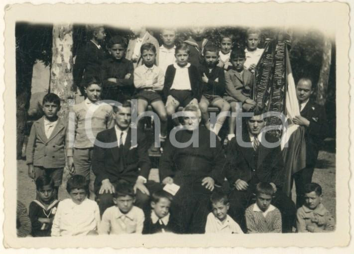 Fotografia d epoca originale 1940 ca MILANO Patronato S. Vincenzo giovani operai  Foto gruppo 9x6 cm 1