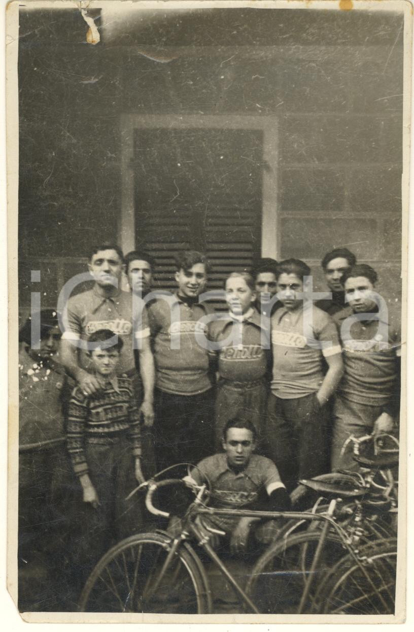 Fotografia d epoca originale 1935 ca TORINO CICLISMO Squadra BENOTTO  Gruppo juniores Foto DANNEGGIATA 1