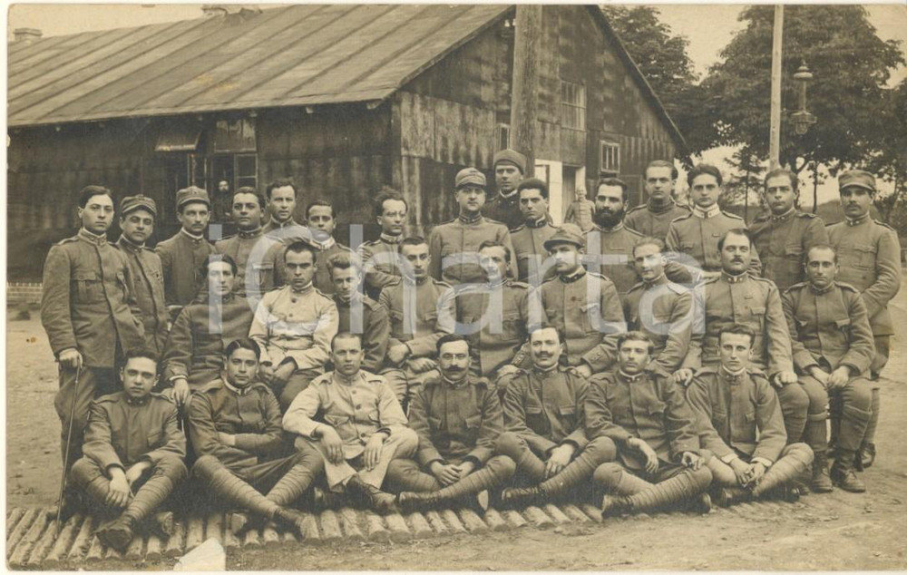Fotografia d epoca originale 1918 ? WW1 Campo di prigionia POW Prigionieri di guerra italiani Foto cartolina 1