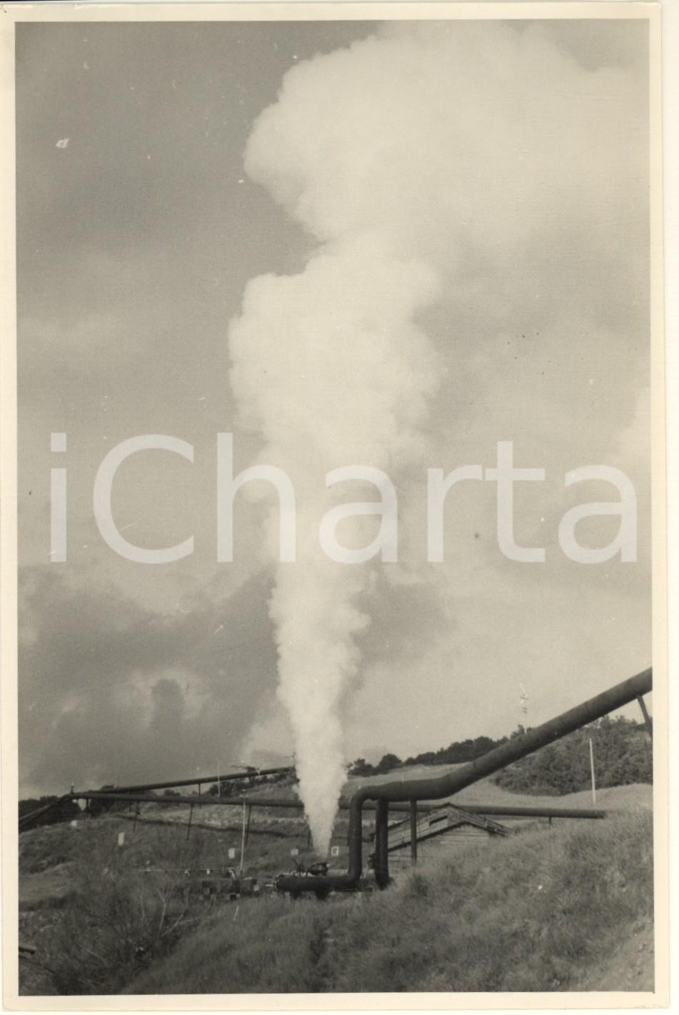 Fotografia d epoca originale 1950 ca LARDERELLO PI Soffioni boraciferi e tubi per il vapore  Foto 12x18 1