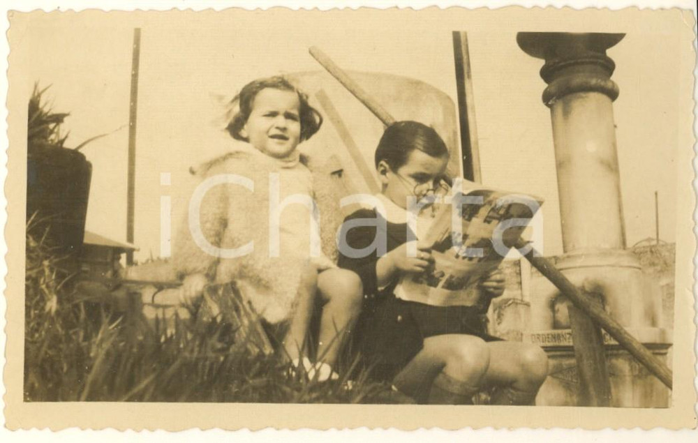Fotografia d epoca originale 1933 ARGENTINA Osvaldo e Olga PRESA bambini in lettura Foto CURIOSA 13x8 cm 1