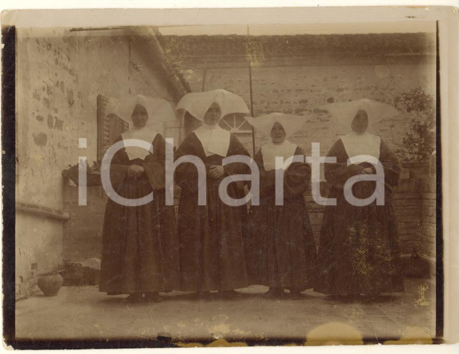 Fotografia d epoca originale 1910 ca AREA TORINO Suore della Carità di San Vincenzo de  Paoli Foto 12x9 cm 1