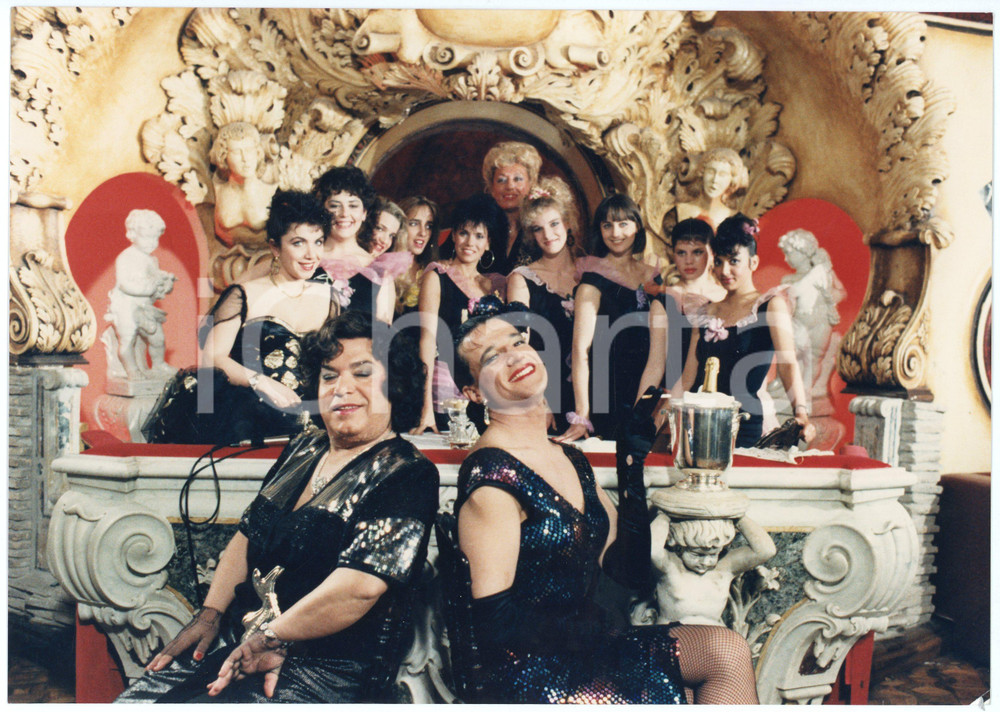 Fotografia d epoca originale 1987 CINEMA Bellifreschi Christian DE SICA Rossana e Lino BANFI Foto 25x17 cm 1