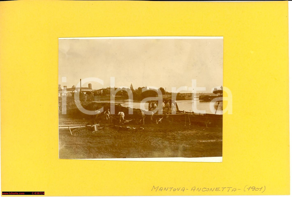 Fotografia d epoca originale 1901 MANTOVA ANCONETTA Contadini al lavoro sull argine  Fotografia 18x12 cm 1