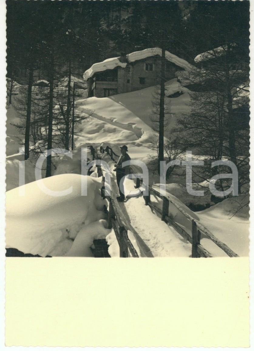 Fotografia d epoca originale 1959 Area di COURMAYEUR Paese sommerso dalla neve Foto artistica  11x15 cm 1